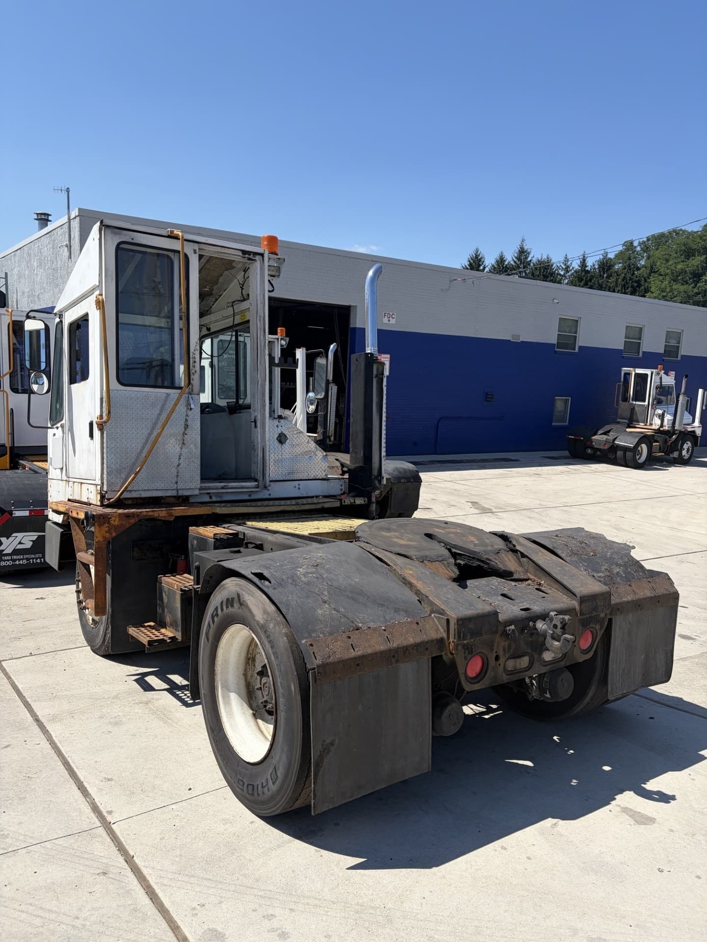 Used 2004 Ottawa  4x2 OFF yard truck for sale in Bensalem, PA - view 2