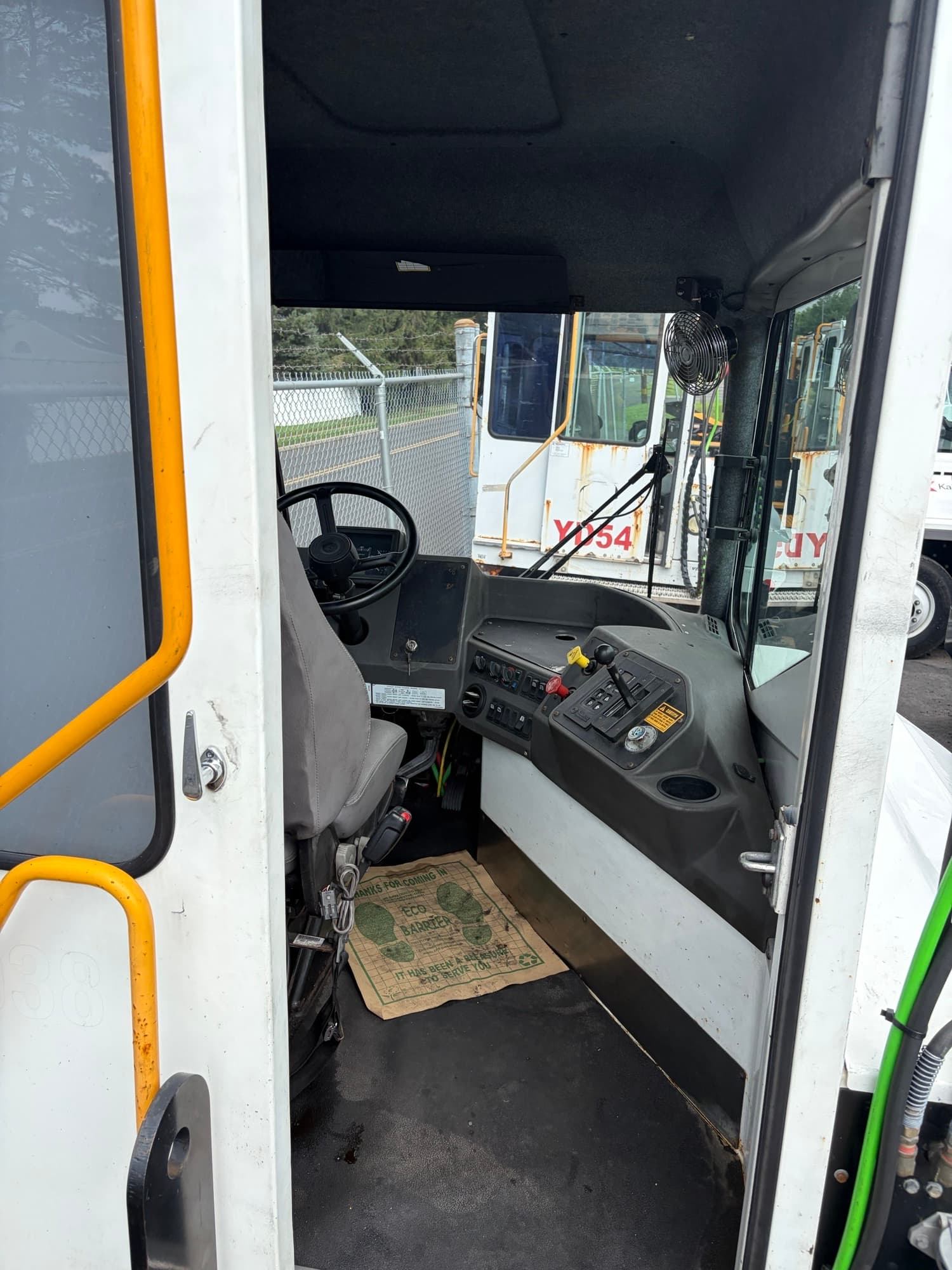Used 2021 Kalmar T2 4x2 OFF yard truck for sale in Bensalem, PA - view 2