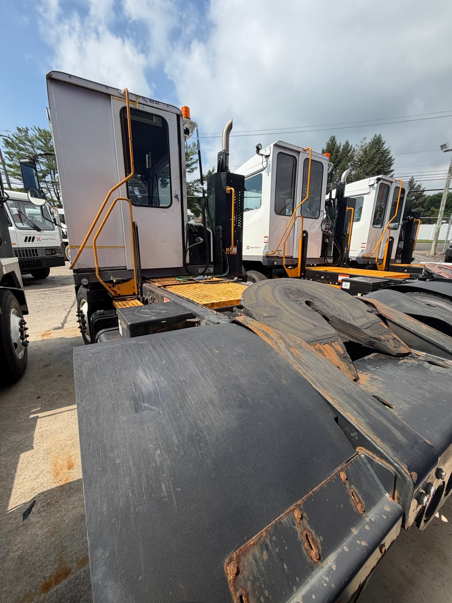Used 2021 Kalmar T2 4x2 OFF yard truck for sale in Bensalem, PA - view 2