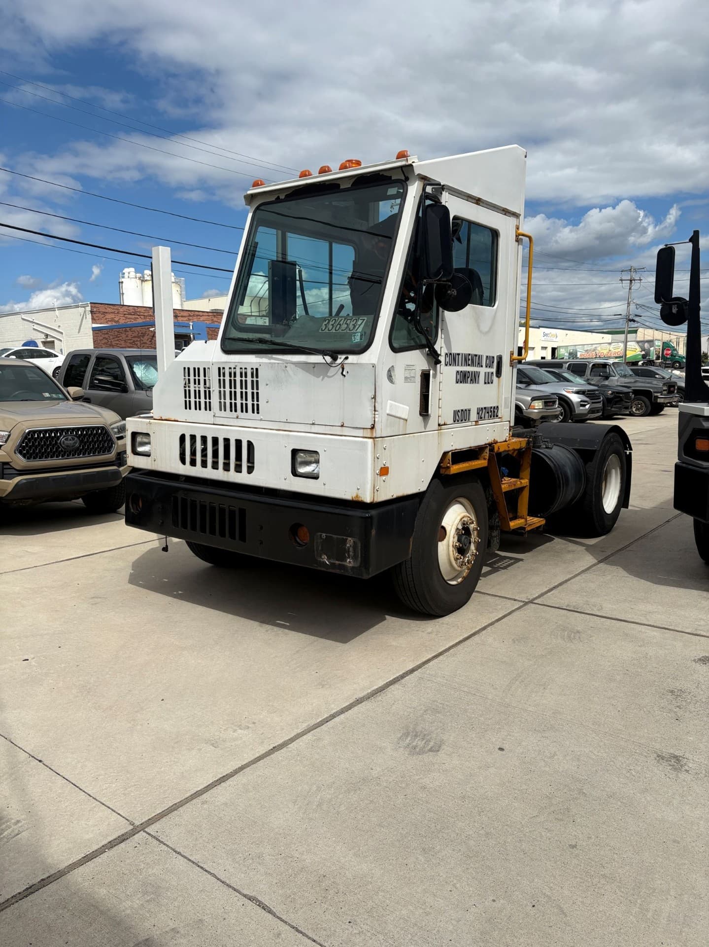 Used 2014 Ottawa  4x2 DOT  yard truck for sale in Bensalem, PA