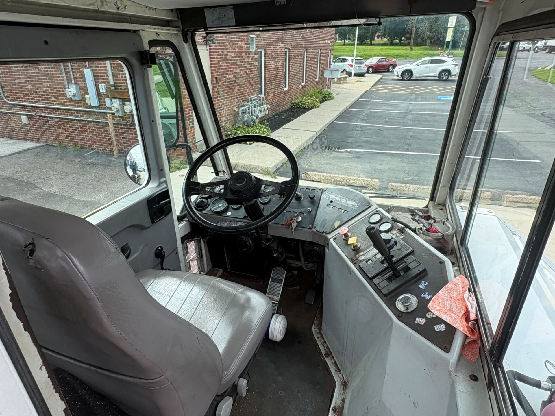 Used 2014 Ottawa  4x2 DOT  yard truck for sale in Bensalem, PA - view 4