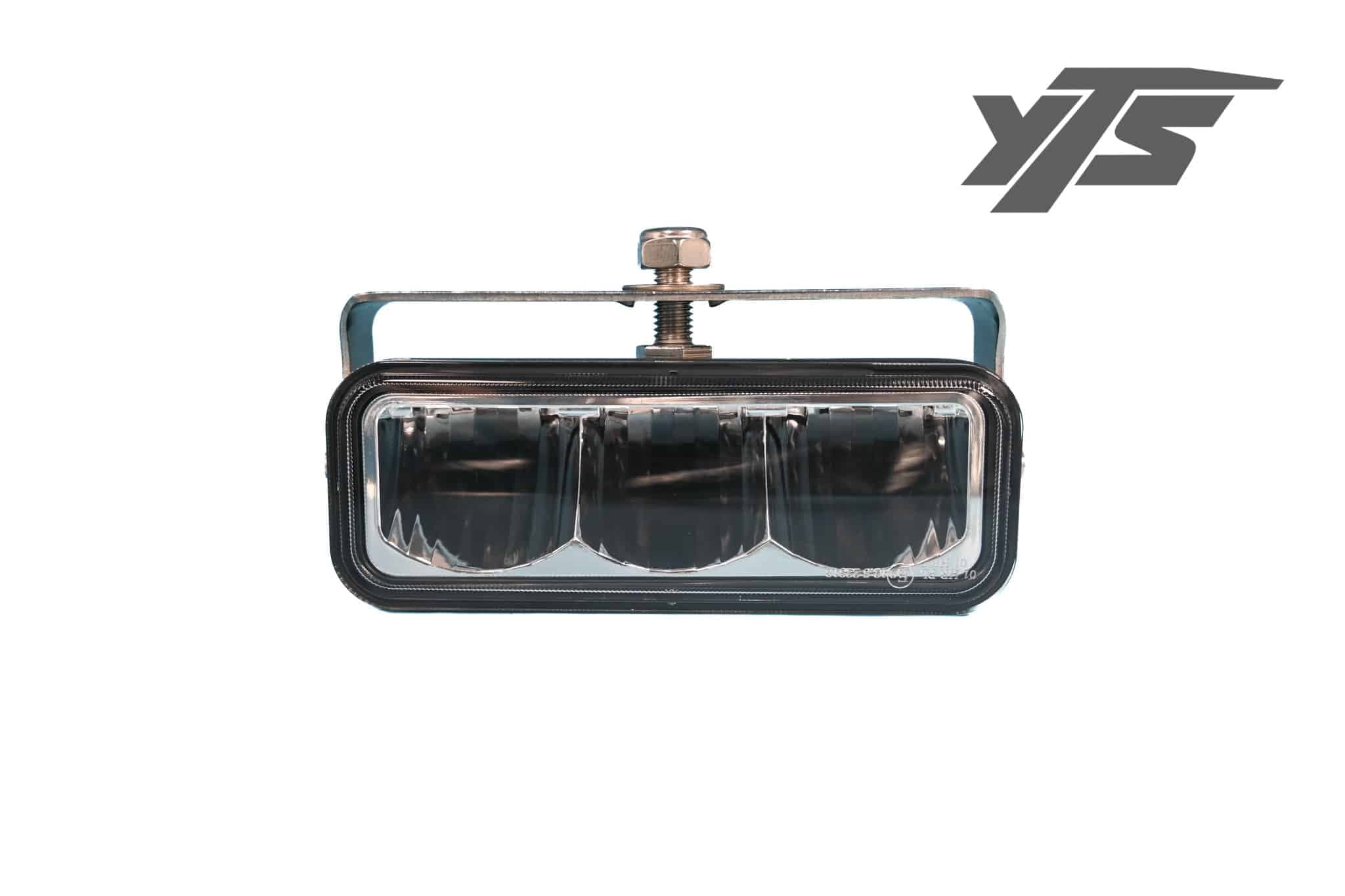 Automann Driving Lamp Oval LED - 571.LD957DL-3 - Miscellaneous for yard trucks SKU 571.LD957DL-3