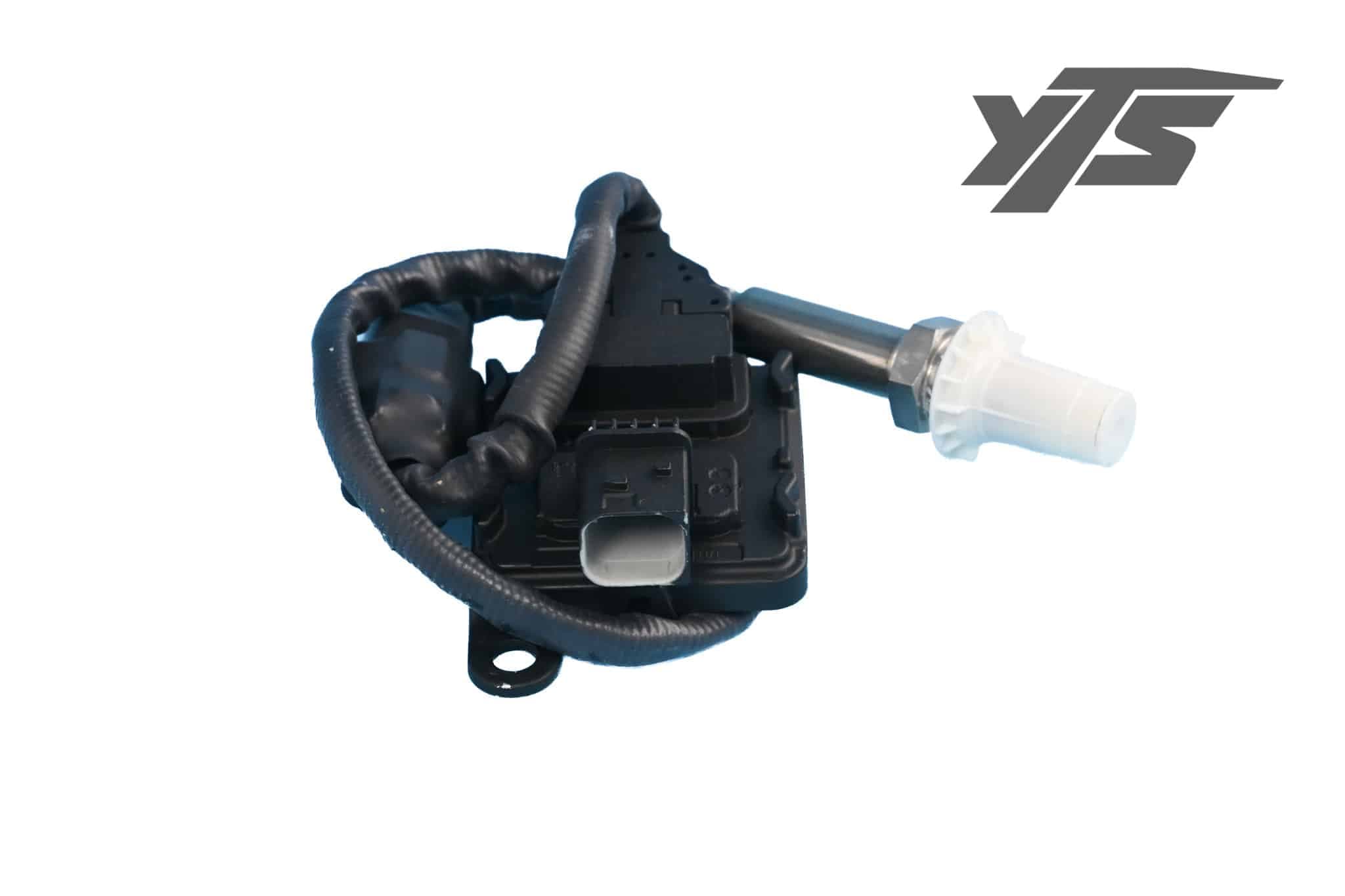 Cummins Nitrogen Oxide Sensor - 4326870RX - Electrical for yard trucks SKU 4326870RX