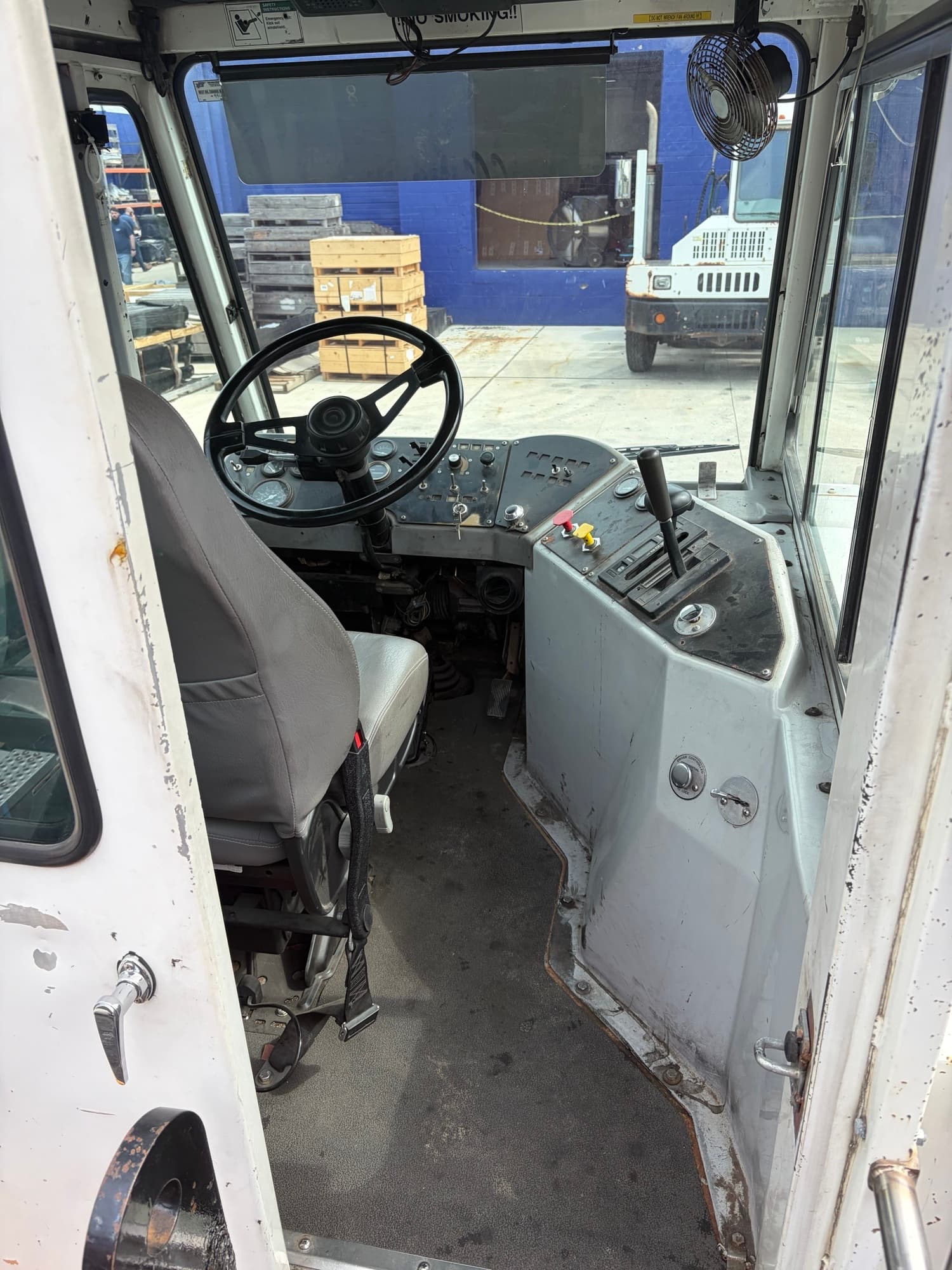 Used 2008 Kalmar T2 6x4 DOT  yard truck for sale - view 3