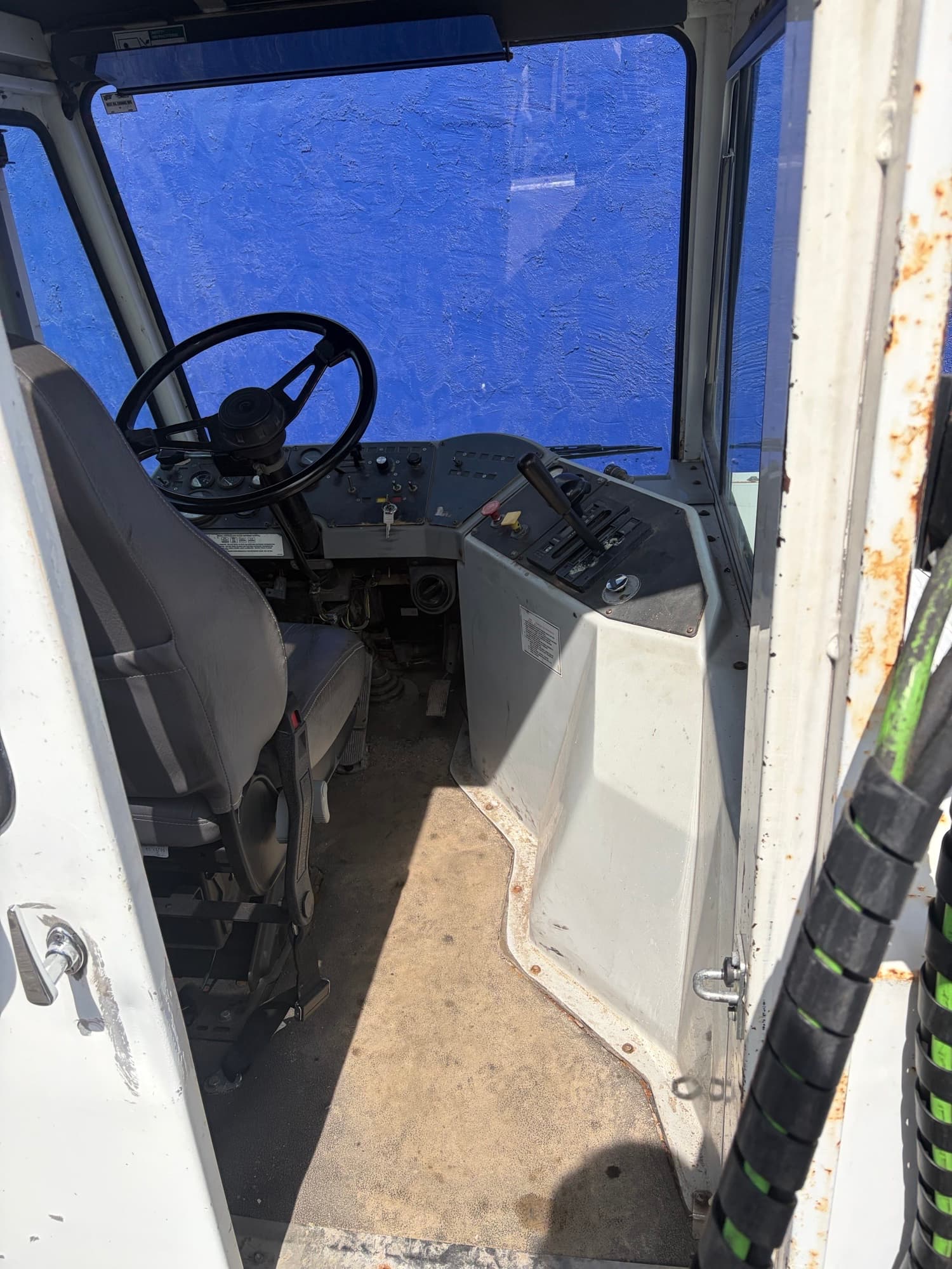 Used 2011 Kalmar T2 4x2 DOT  yard truck for sale - view 3