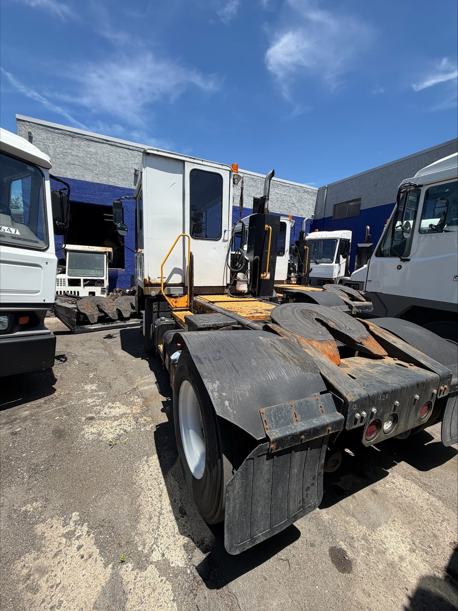 Used 2021 Kalmar T2 4x2 OFF yard truck for sale in Bensalem, PA - view 2