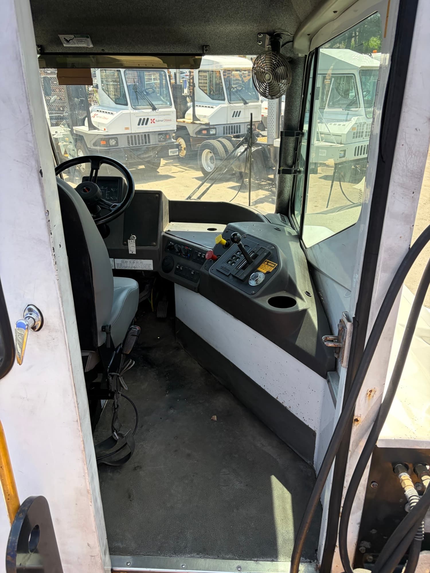 Used 2021 Kalmar T2 4x2 OFF yard truck for sale in Bensalem, PA - view 3