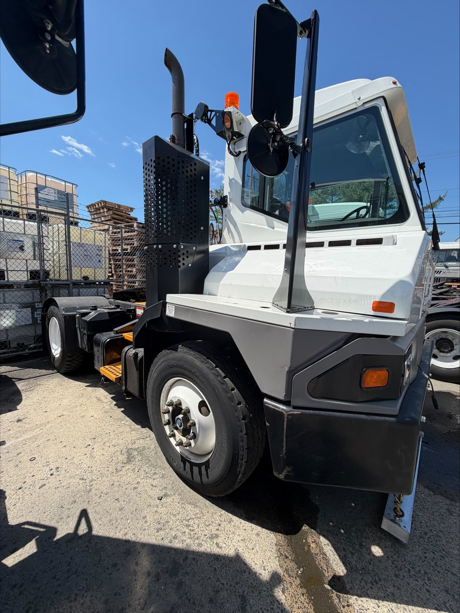 Used 2023 Kalmar T2 4x2 OFF yard truck for sale in Bensalem, PA - view 3