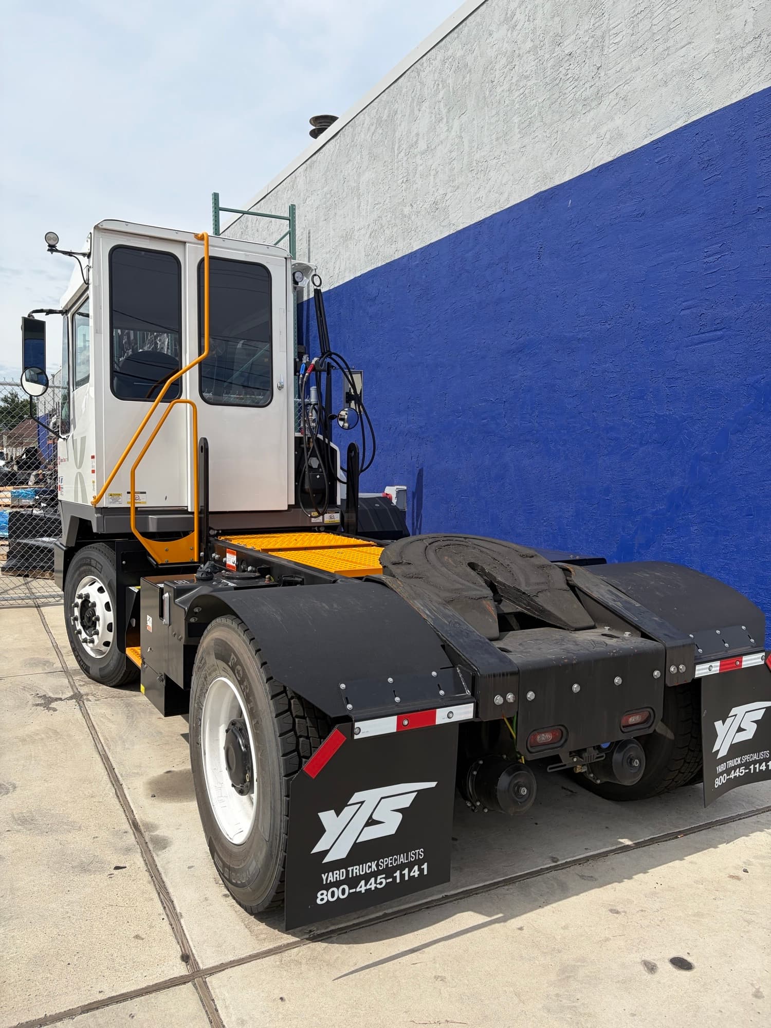New 2025 Kalmar T2e 4x2  yard truck for sale - view 2