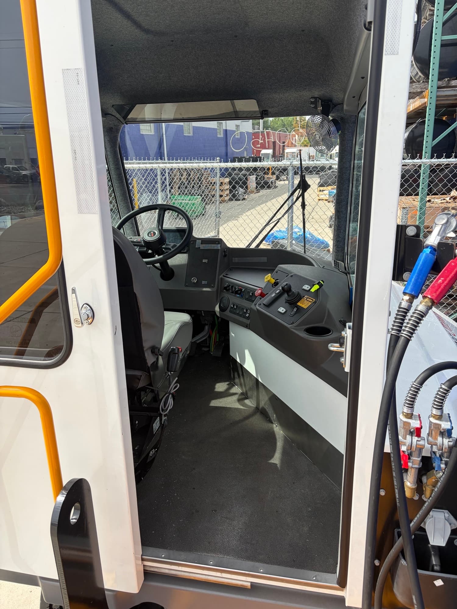 New 2025 Kalmar T2e 4x2  yard truck for sale - view 4