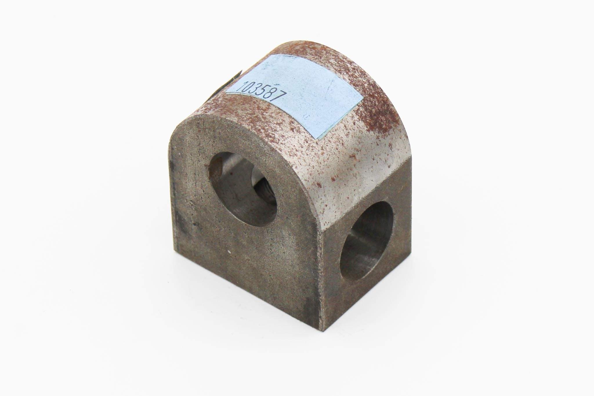 Capacity Block Pivot F Steering Cylinder - 103587 - Front for yard trucks SKU 103587