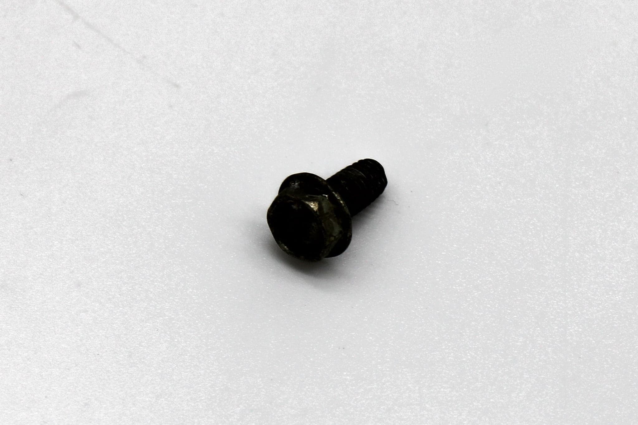 Capacity Screw Round Head 10-32 X 1 2 - 104569 - Fasteners for yard trucks SKU 104569