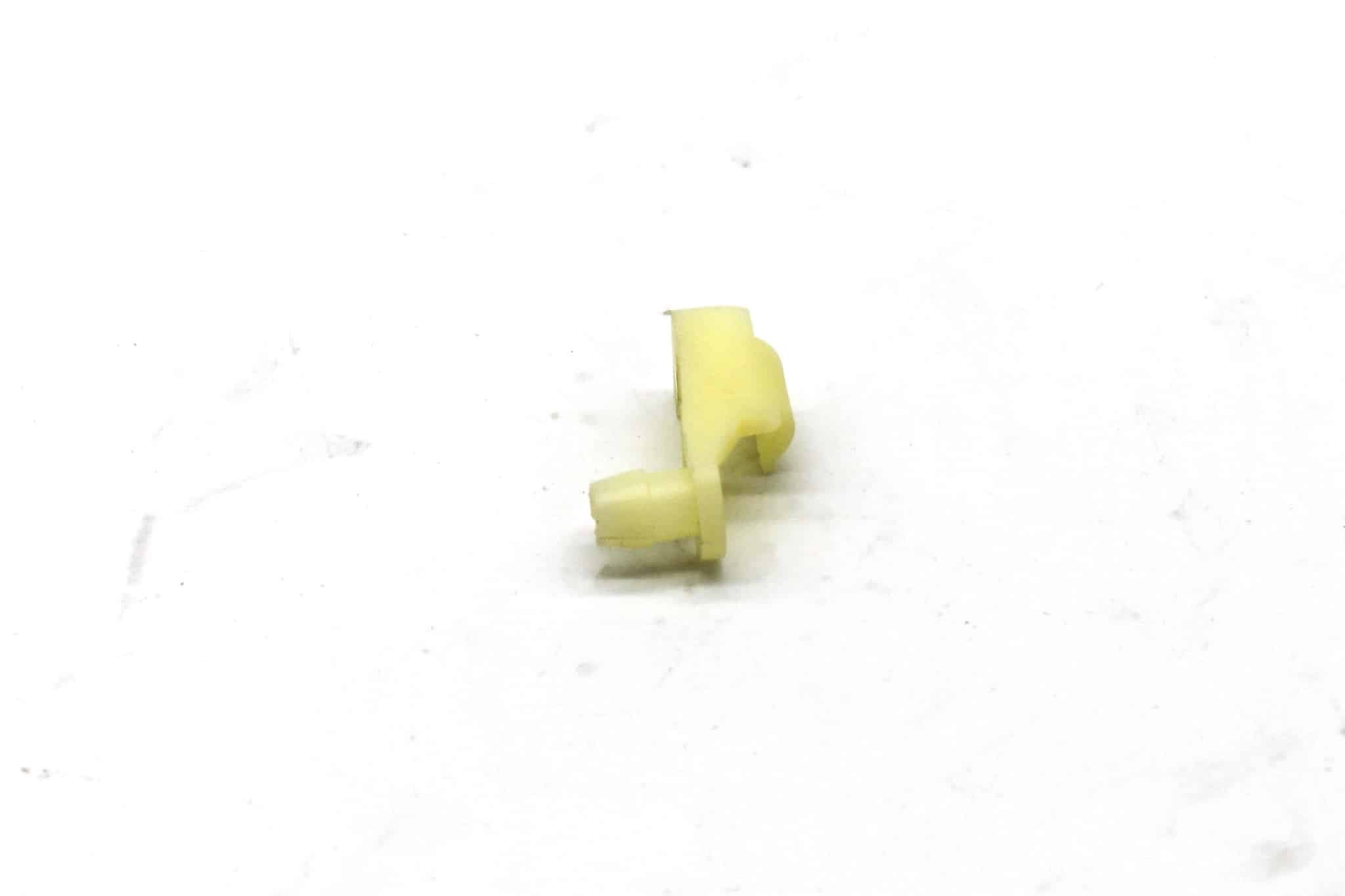 Capacity Clip Right-Hand Plastic Rod (White) - 140365 - Fasteners for yard trucks SKU 140365