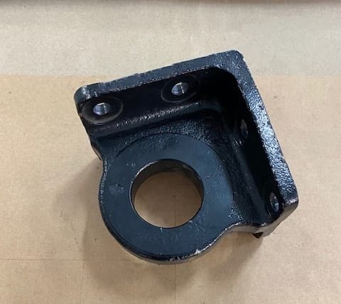 Kalmar Ottawa Engine Mounting Right Bracket - 53577417 - Platform for yard trucks SKU 53577417