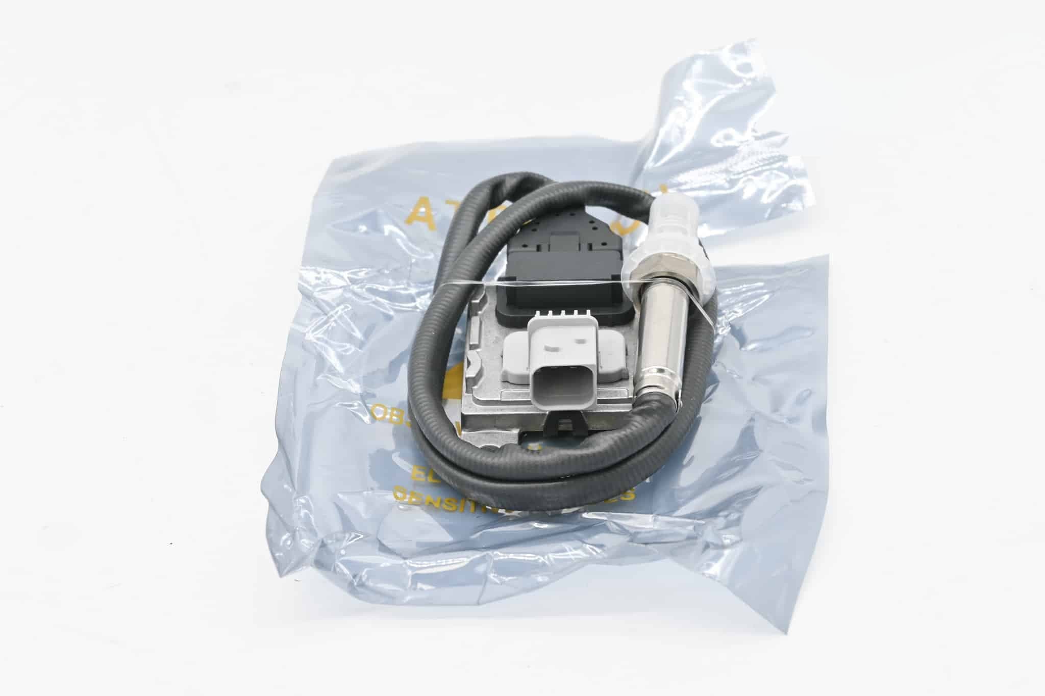 Automann Nitrogen Oxid Sensor - 577.90652 - Electrical for yard trucks SKU 577.90652