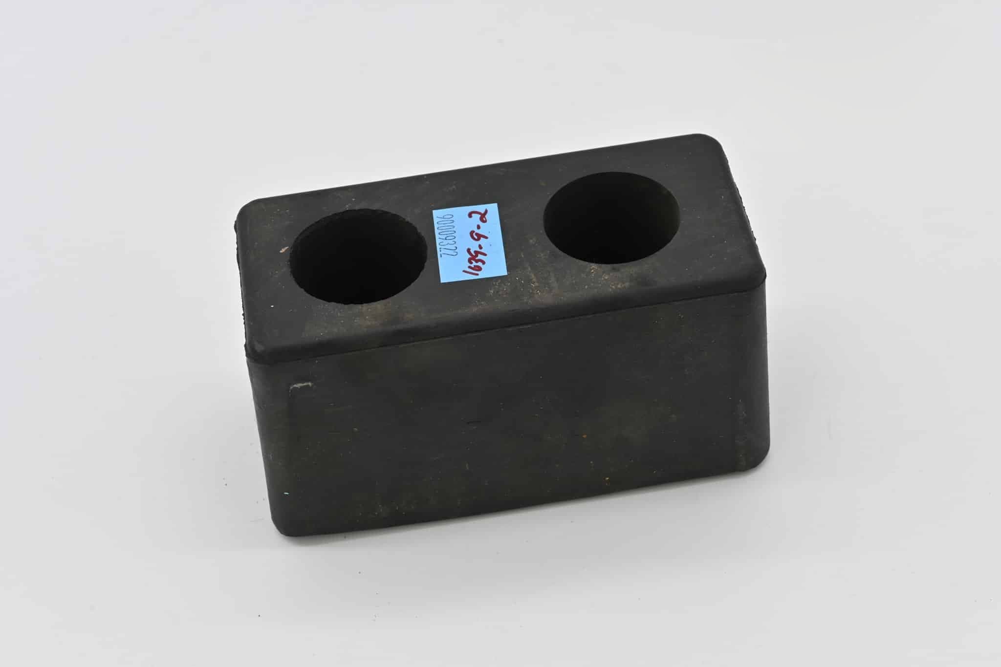 Kalmar Ottawa Bumper Rubber Left-Hand Deck - 90009322 - Body for yard trucks SKU 90009322