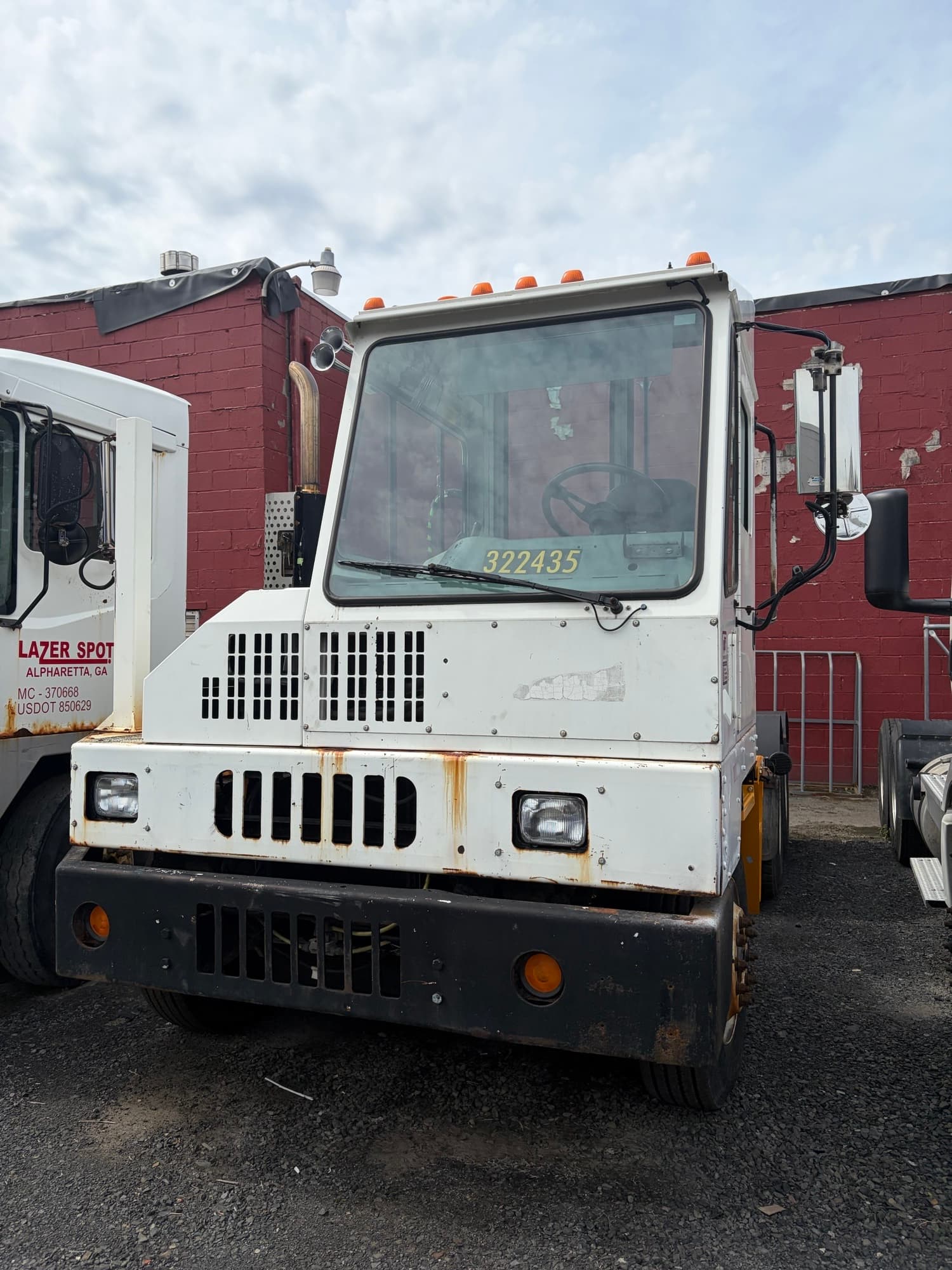 Used 2008 Kalmar T2 6x4 DOT yard truck for sale