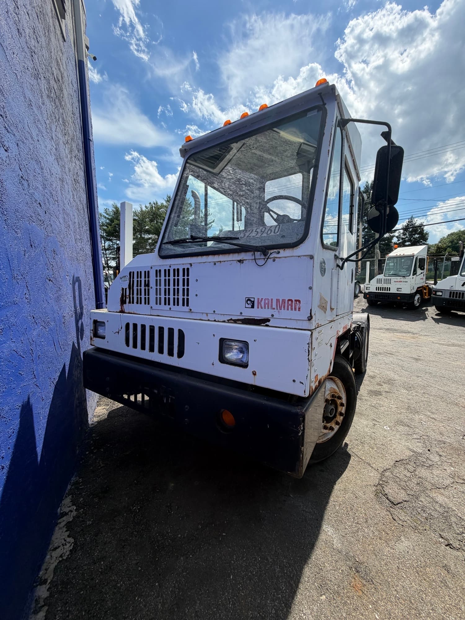 Used 2011 Kalmar T2 4x2 DOT yard truck for sale