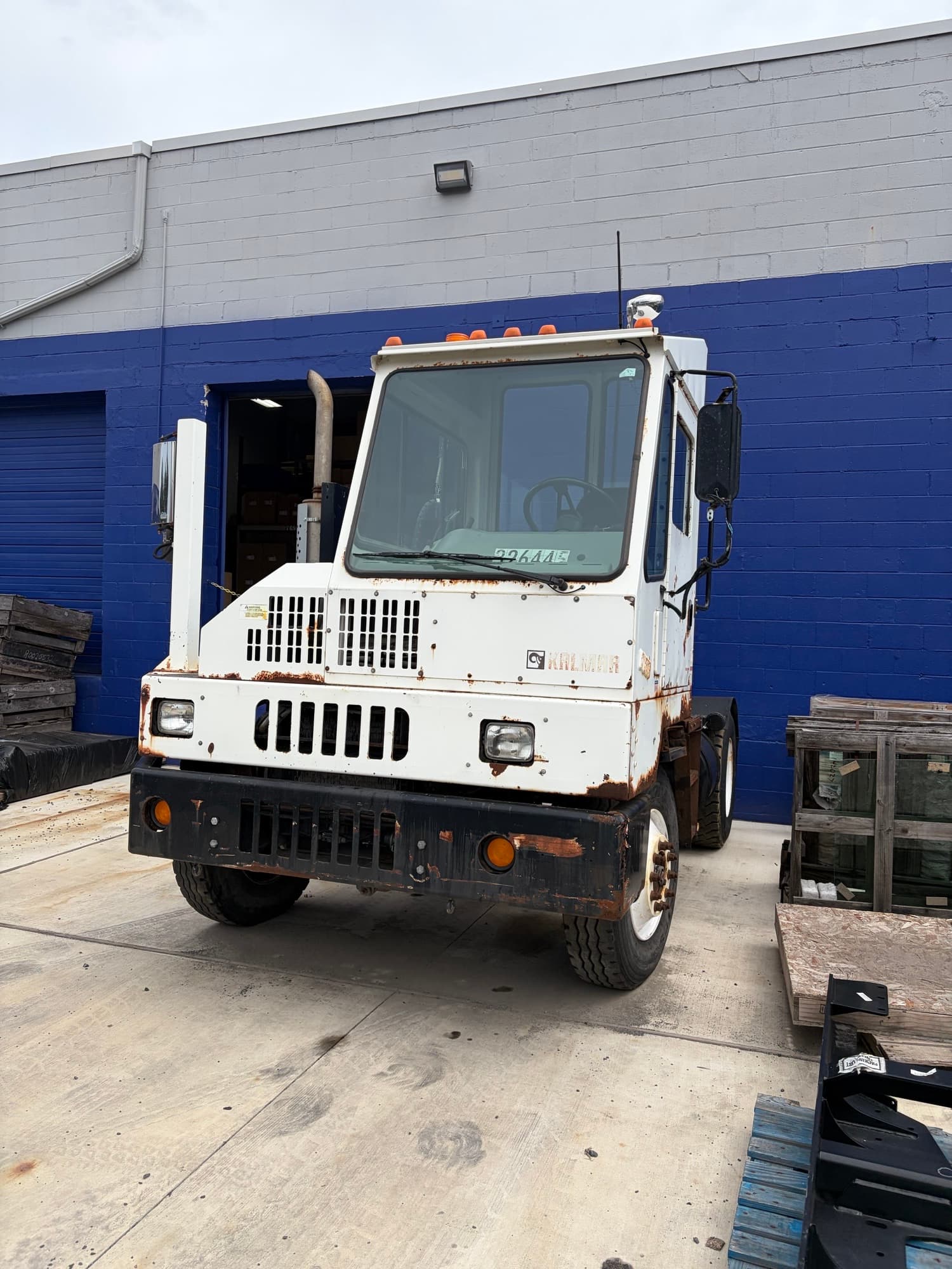Used 2011 Kalmar T2 4x2 OFF yard truck for sale
