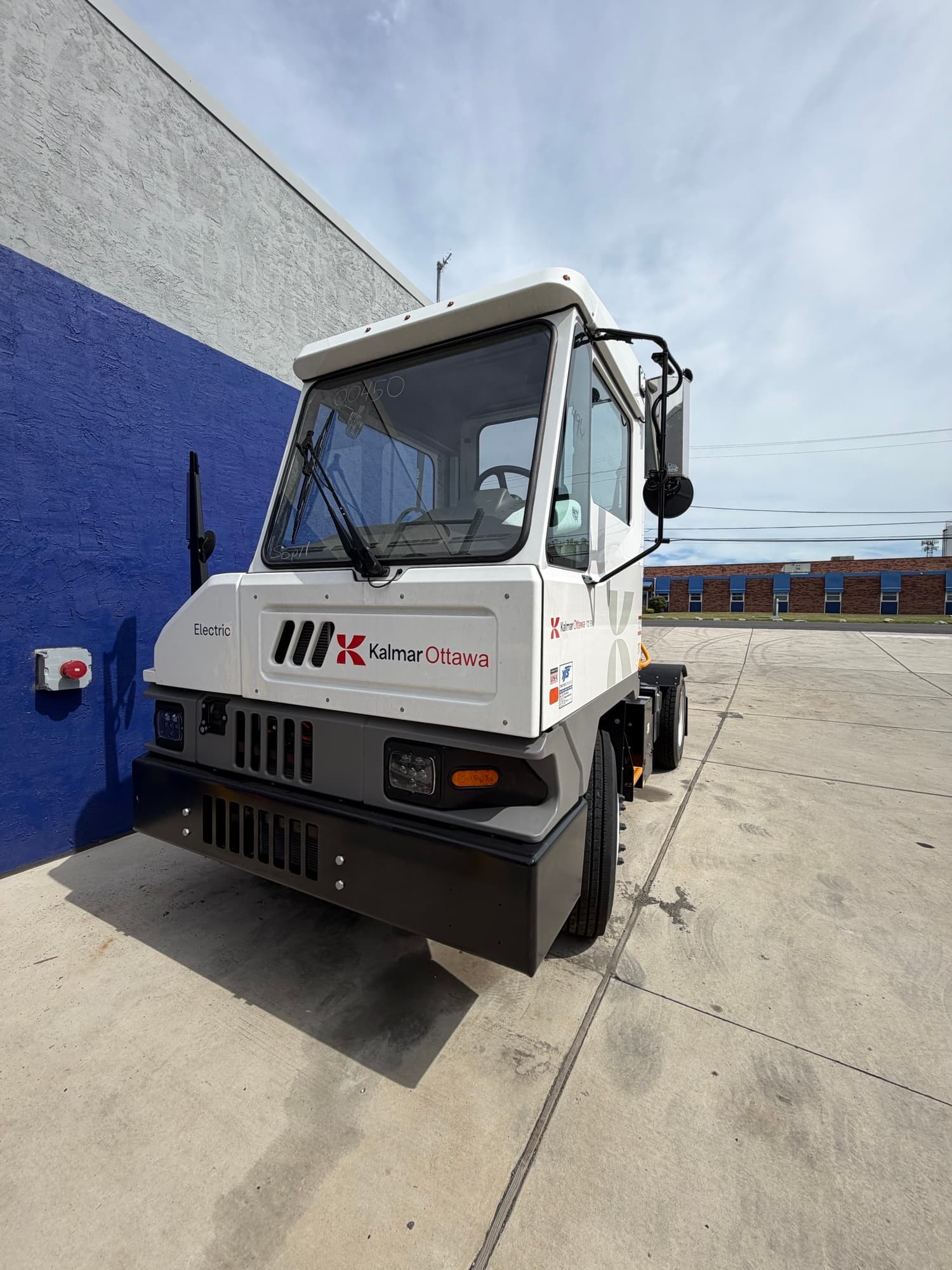 New 2025 Kalmar T2e 4x2 yard truck for sale